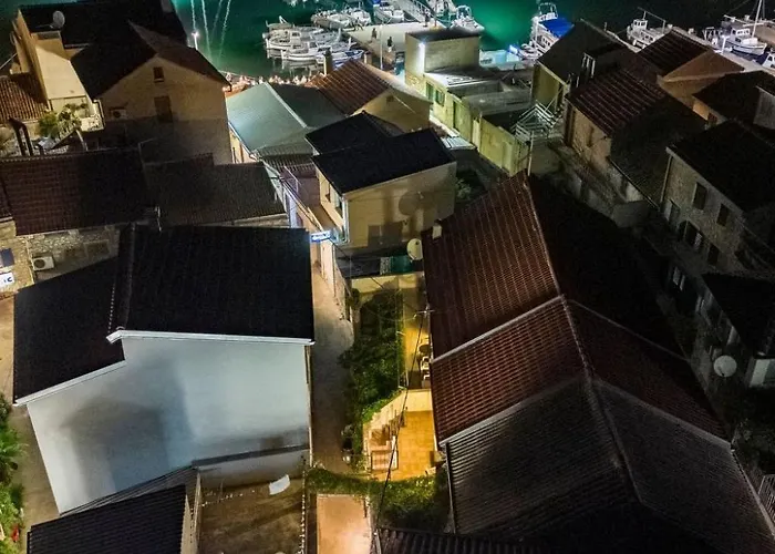 Hanna Mit Blick Auf Wasser By Interhome Murter